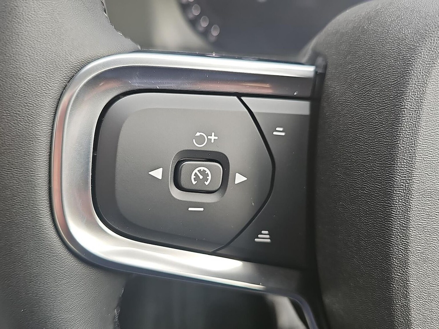 Used Volvo XC40 2025 for sale - 77595499: Photo 27