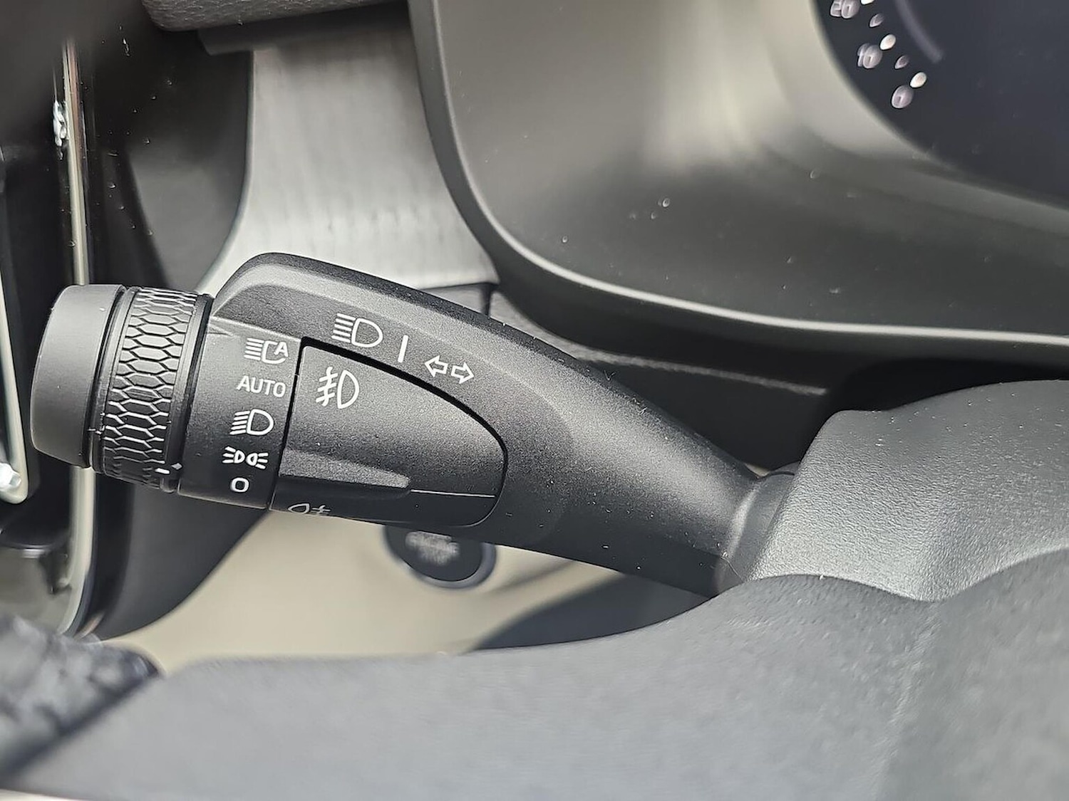 Used Volvo XC40 2025 for sale - 77595499: Photo 29