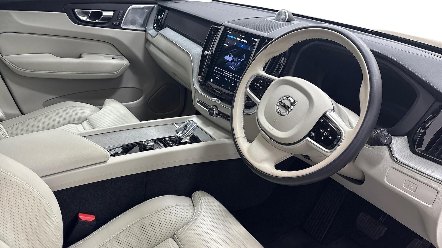 Used Volvo XC60 2025 for sale - 76757066: Photo 9