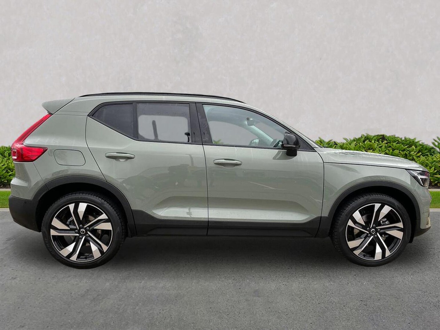 Used Volvo XC40 2025 for sale - 77629397: Photo 3