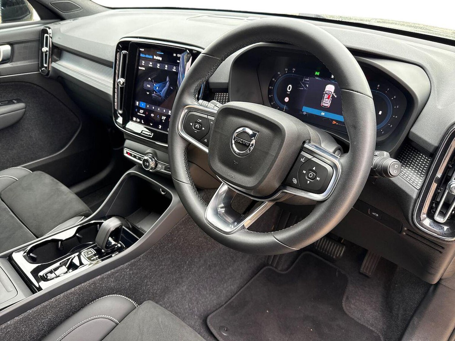 Used Volvo XC40 2025 for sale - 76142929: Photo 15