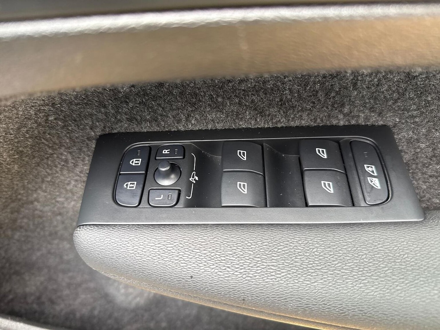 Used Volvo XC40 2025 for sale - 76142929: Photo 21