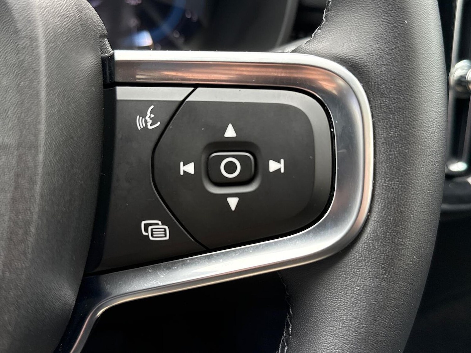 Used Volvo XC40 2025 for sale - 76142929: Photo 26