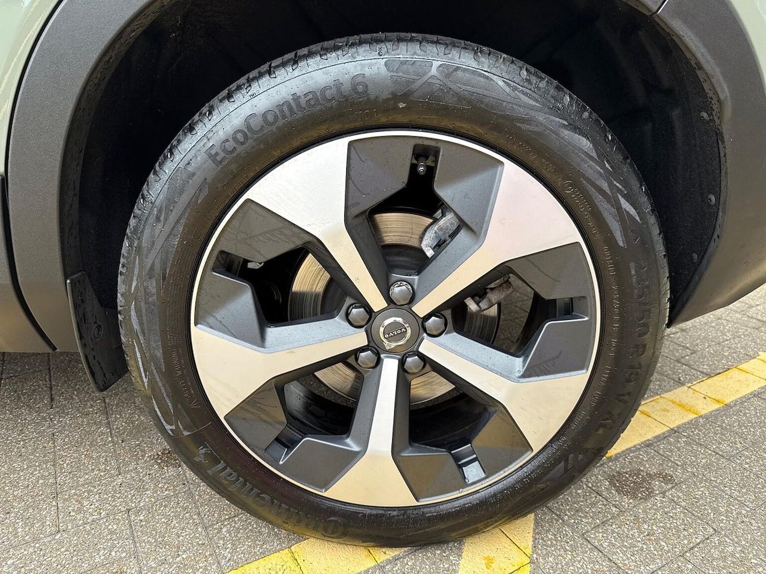 Used Volvo XC40 2025 for sale - 76142929: Photo 6