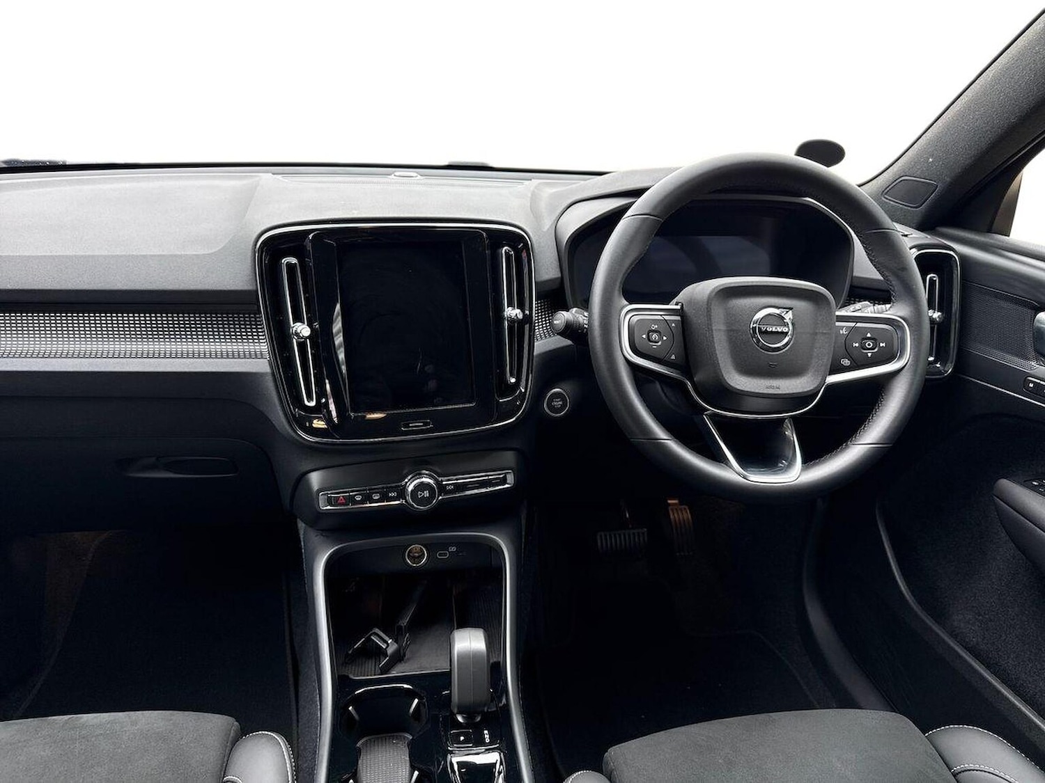 Used Volvo XC40 2025 for sale - 76142929: Photo 8