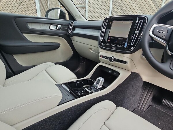Used Volvo XC40 2025 for sale - 76220411: Photo 13