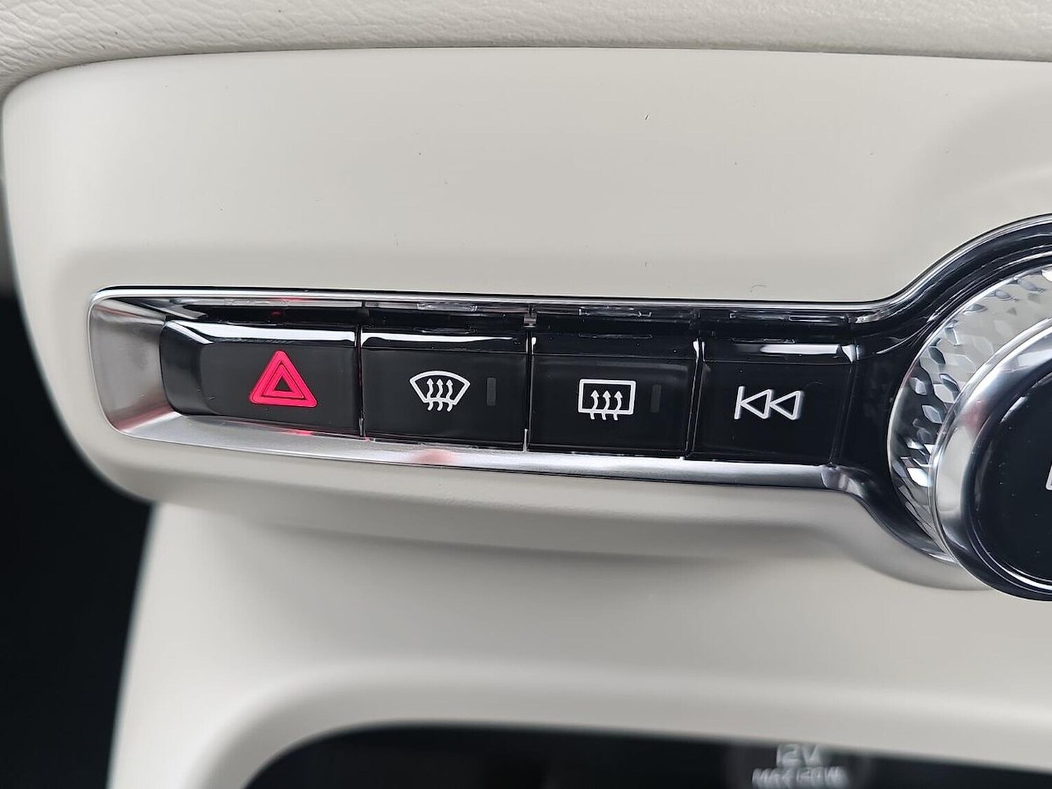 Used Volvo XC40 2025 for sale - 76220411: Photo 22