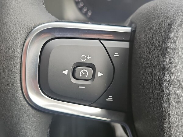 Used Volvo XC40 2025 for sale - 76220411: Photo 27