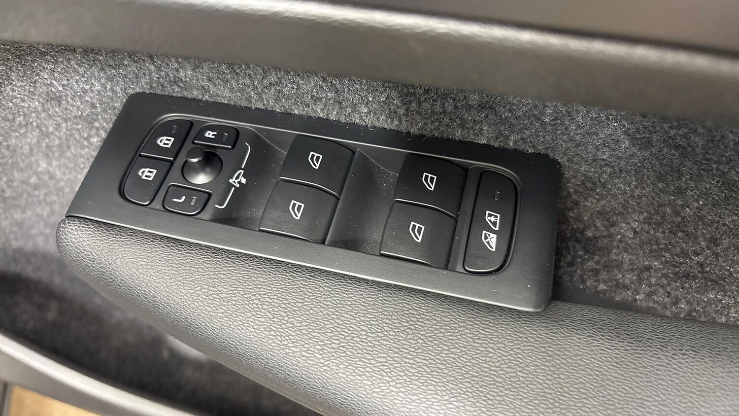 Used Volvo XC40 2022 for sale - 76220414: Photo 25