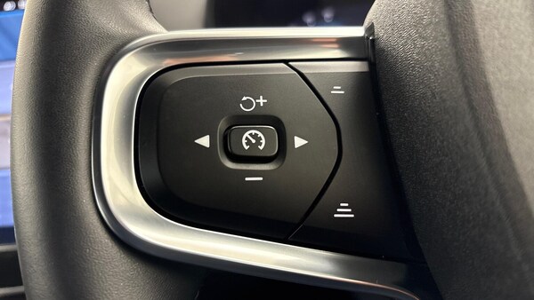 Used Volvo XC40 2022 for sale - 76220414: Photo 32
