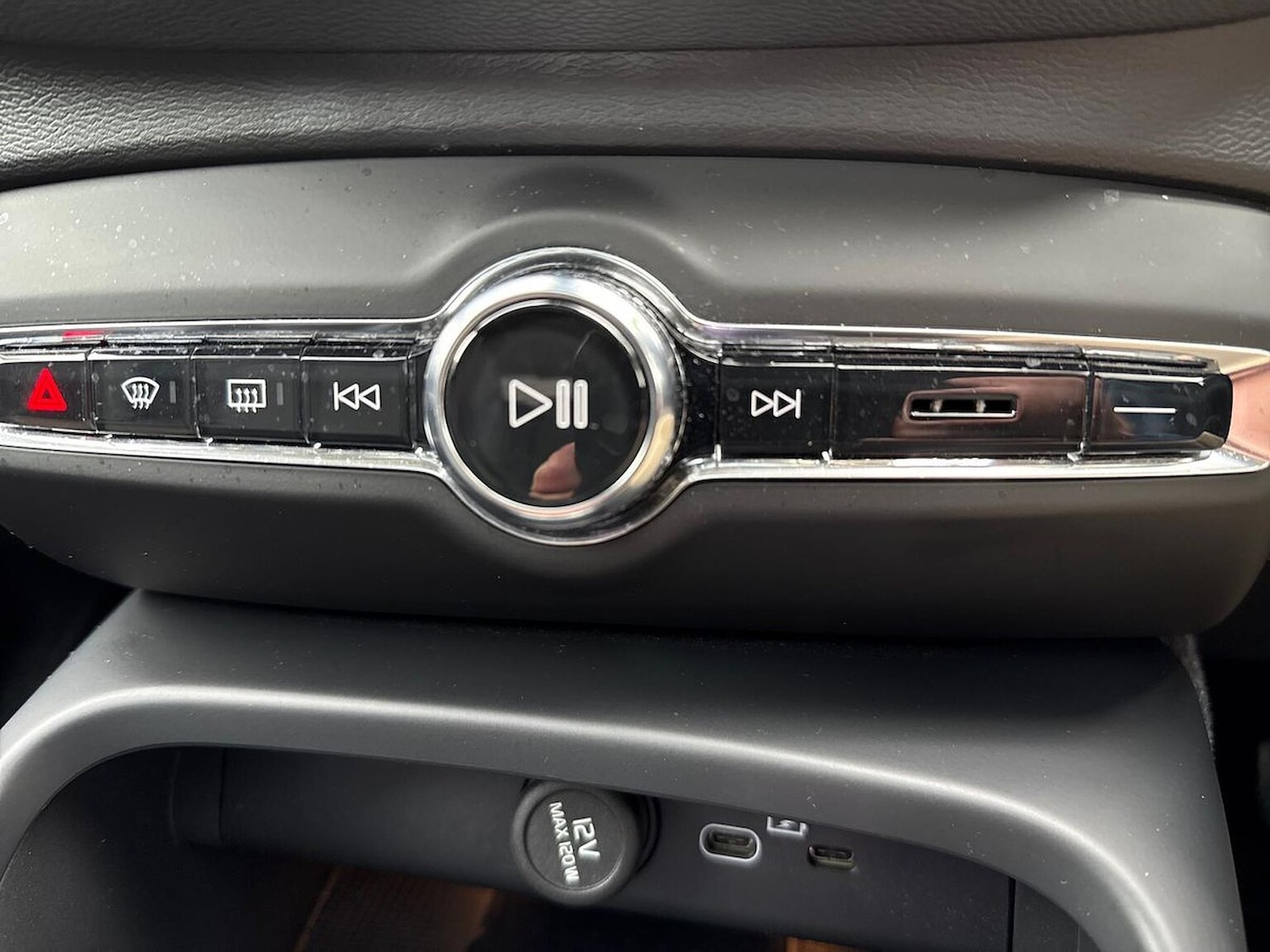 Used Volvo XC40 2022 for sale - 76142928: Photo 12