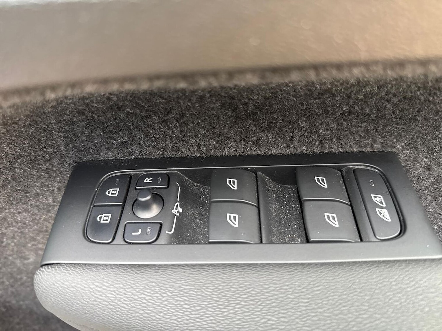 Used Volvo XC40 2022 for sale - 76142928: Photo 21