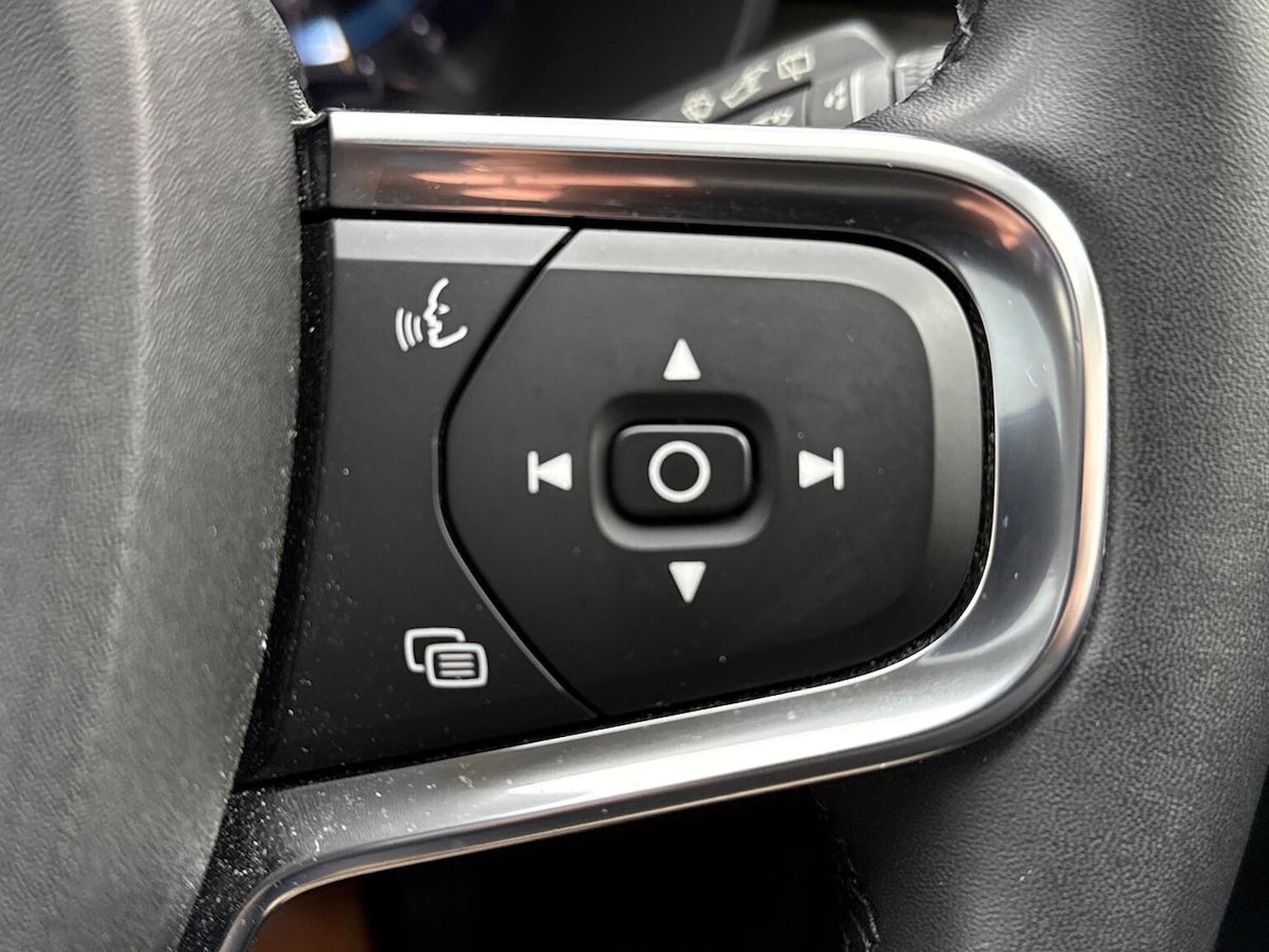 Used Volvo XC40 2022 for sale - 76142928: Photo 26