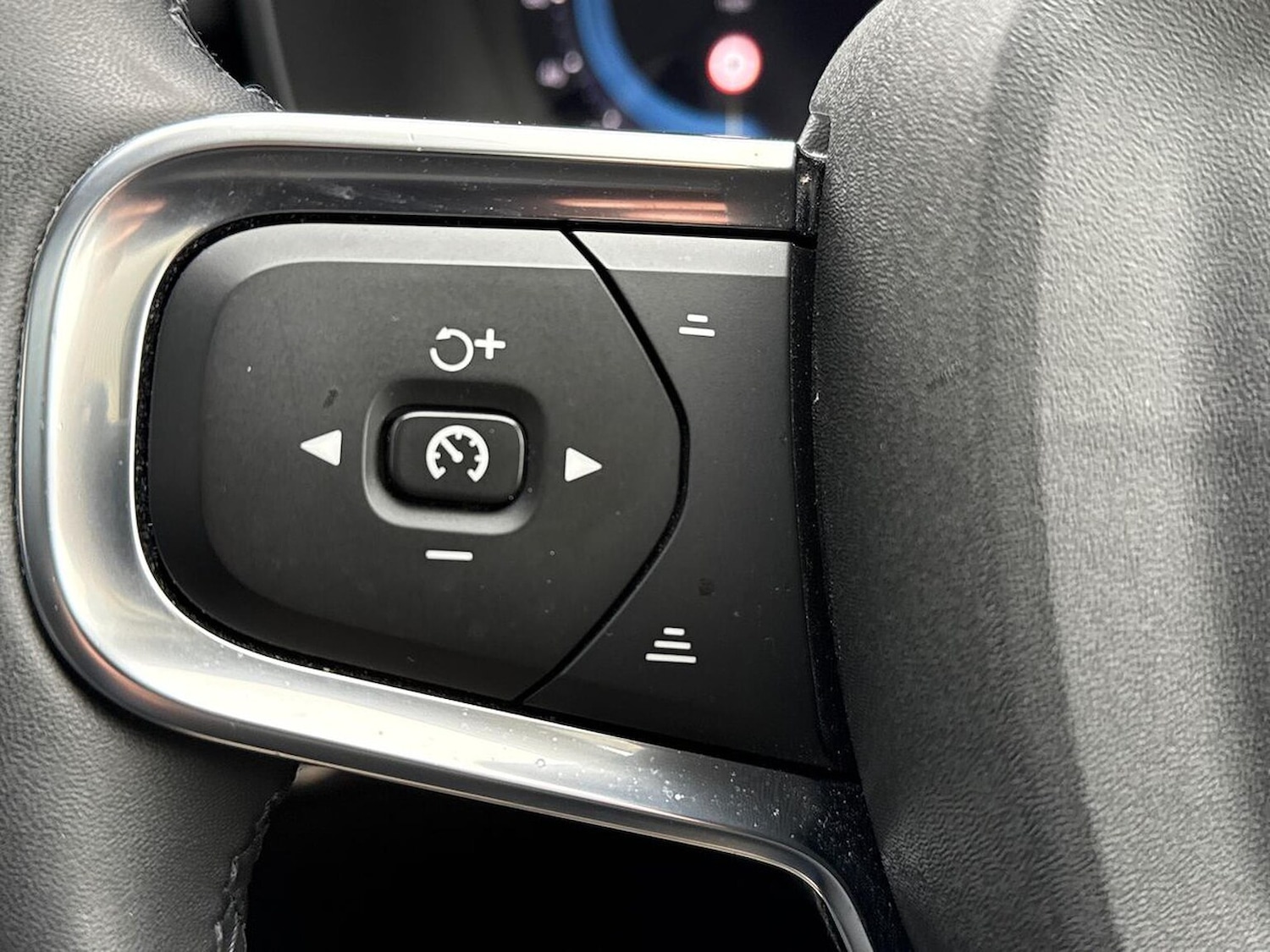 Used Volvo XC40 2022 for sale - 76142928: Photo 27