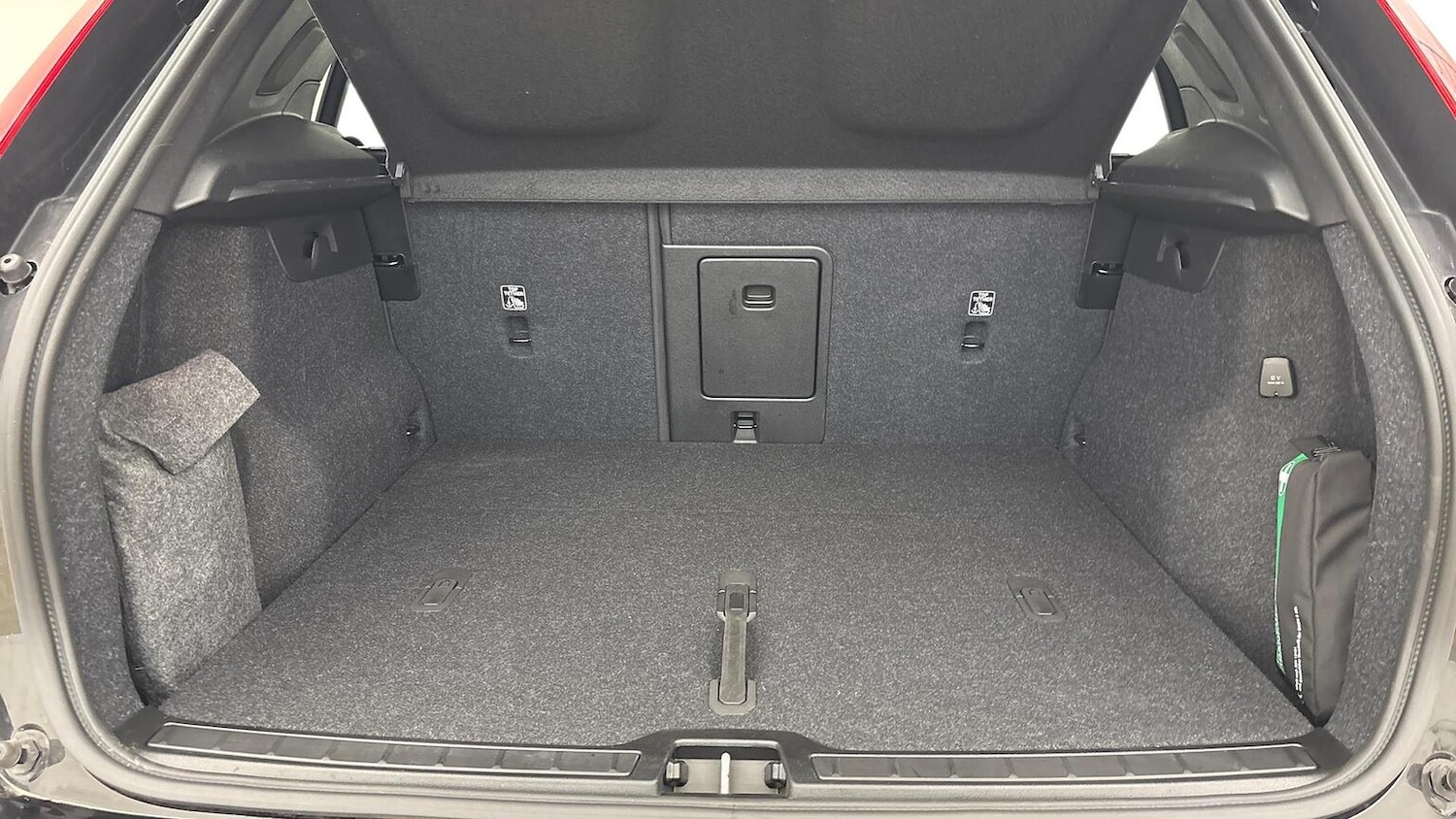 Used Volvo XC40 2024 for sale - 76471090: Photo 15