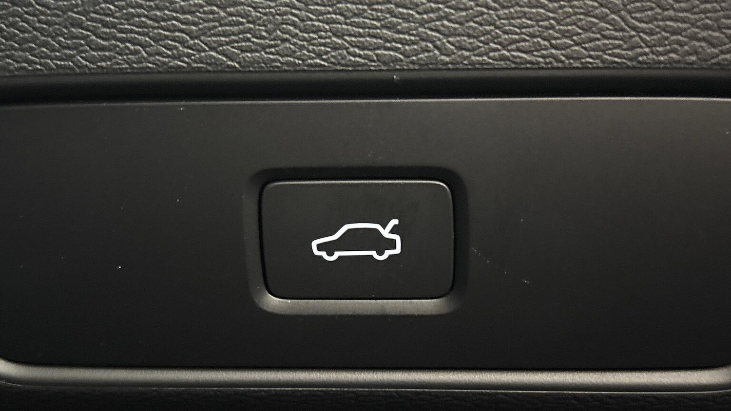 Used Volvo XC40 2024 for sale - 76471090: Photo 30