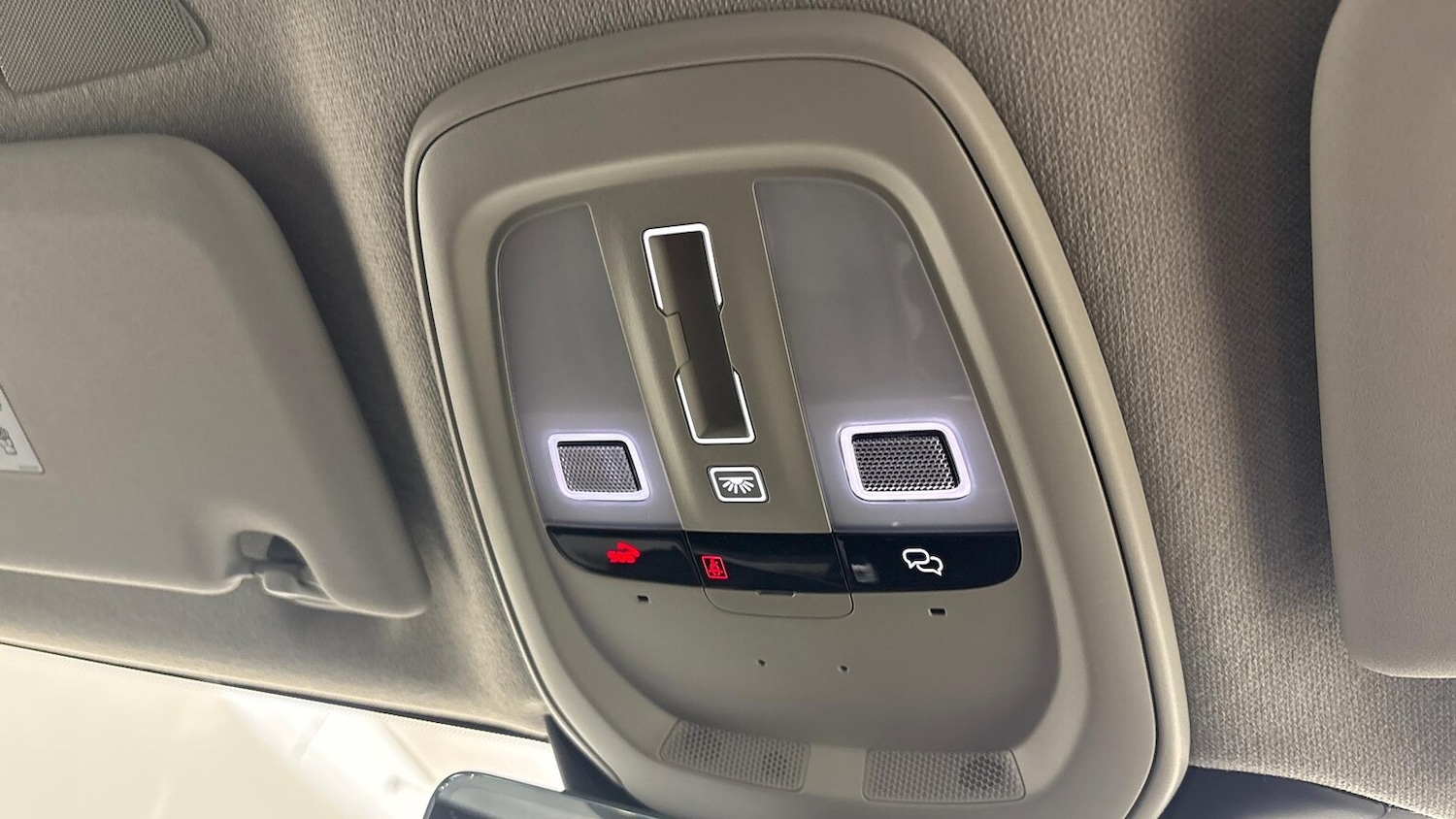 Used Volvo XC40 2024 for sale - 76471090: Photo 33