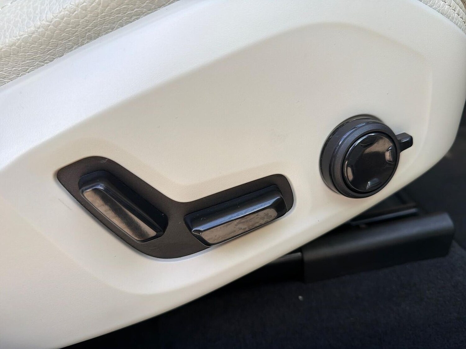 Used Volvo XC60 2022 for sale - 76461814: Photo 30