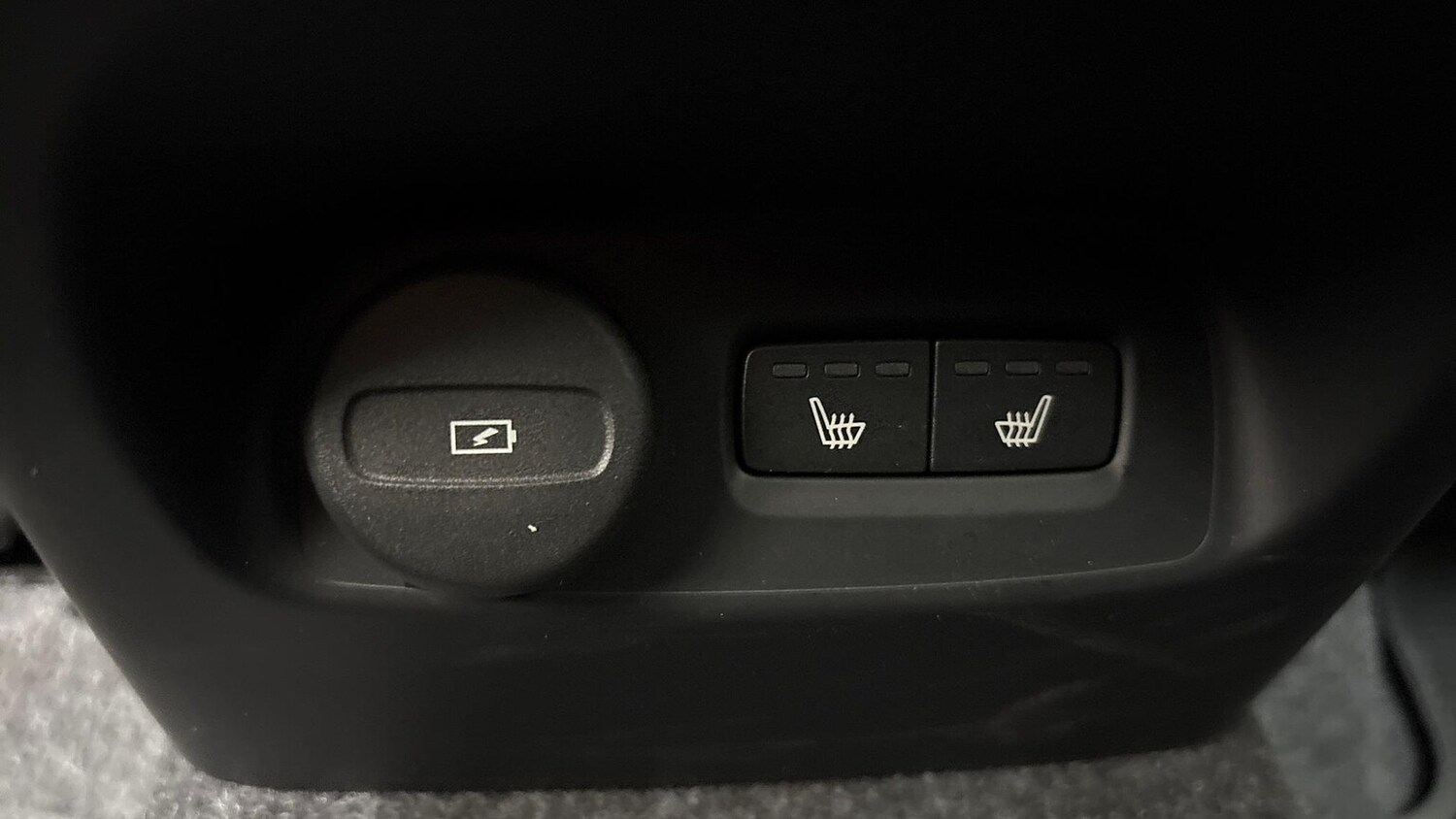 Used Volvo XC40 2024 for sale - 76016931: Photo 17