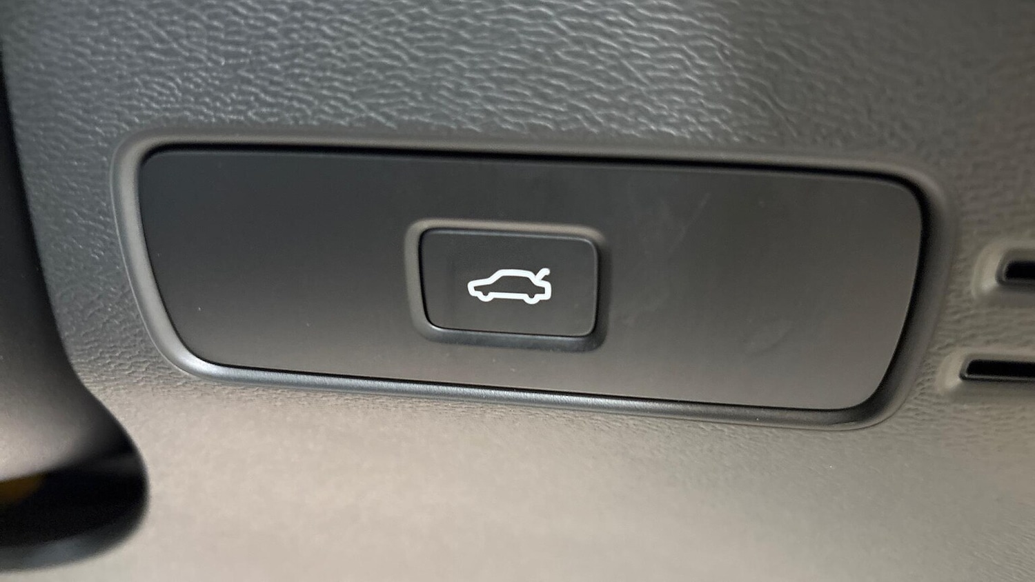 Used Volvo XC40 2024 for sale - 76016931: Photo 30