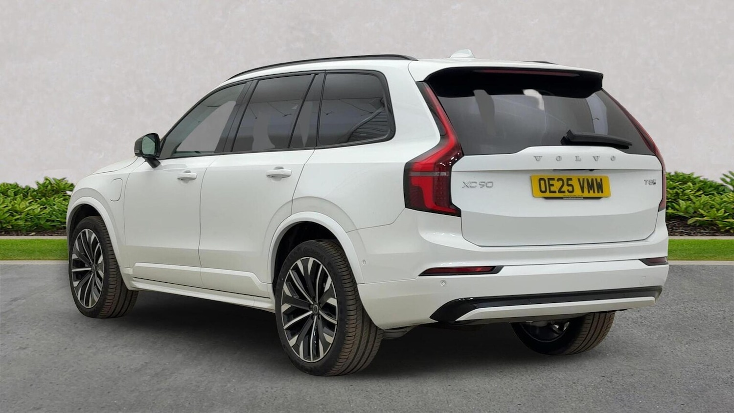 Used Volvo XC90 2025 for sale - 76464668: Photo 2
