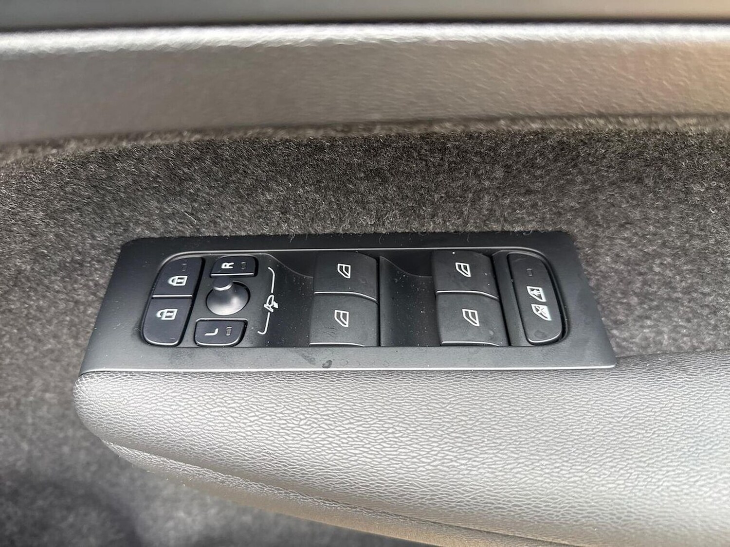 Used Volvo XC40 2025 for sale - 77487435: Photo 21