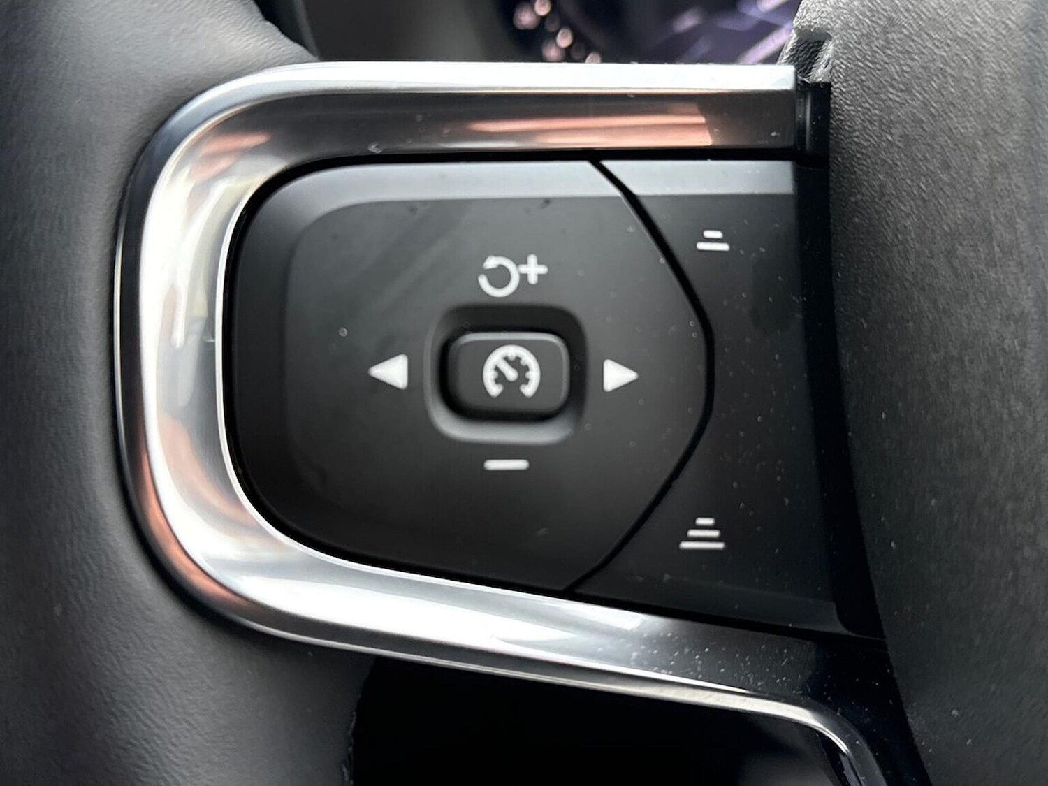 Used Volvo XC40 2025 for sale - 77487435: Photo 27