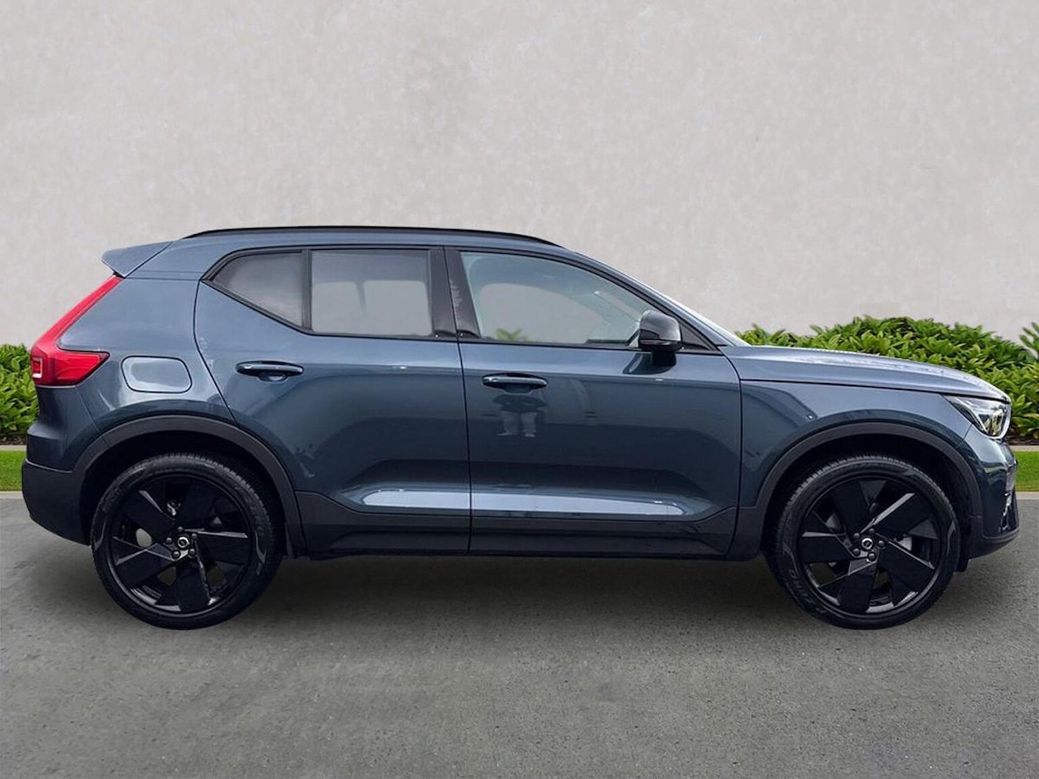 Used Volvo XC40 2025 for sale - 77487435: Photo 3