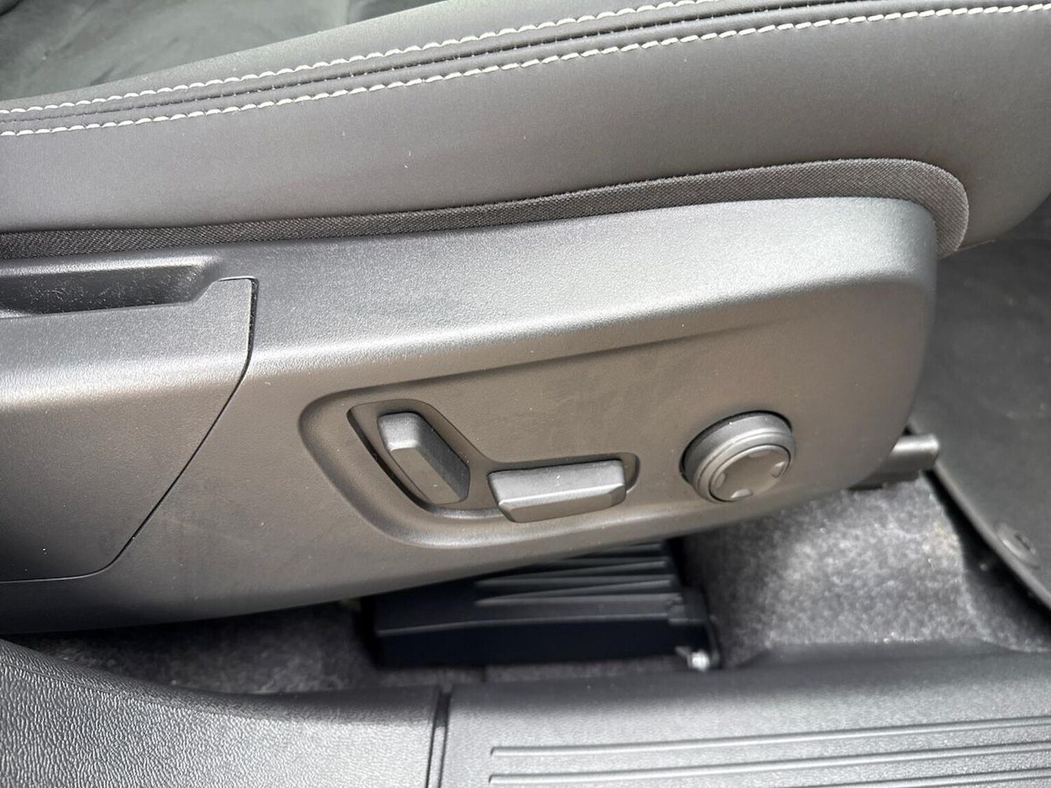 Used Volvo XC40 2025 for sale - 77487435: Photo 30