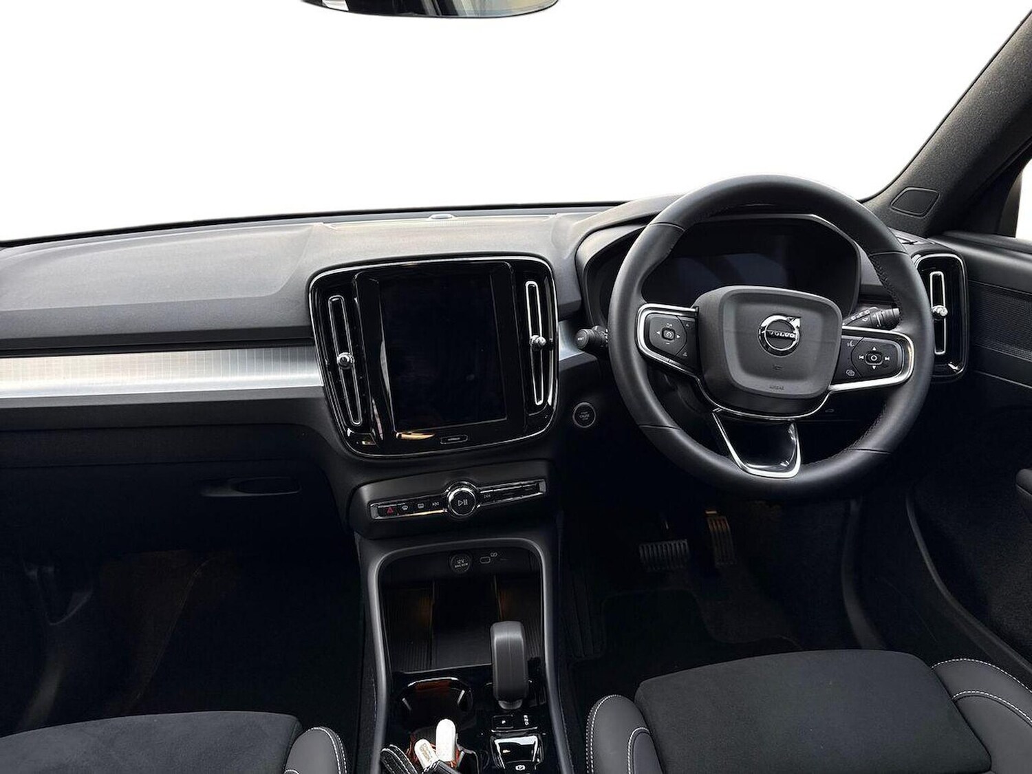 Used Volvo XC40 2025 for sale - 77487435: Photo 8