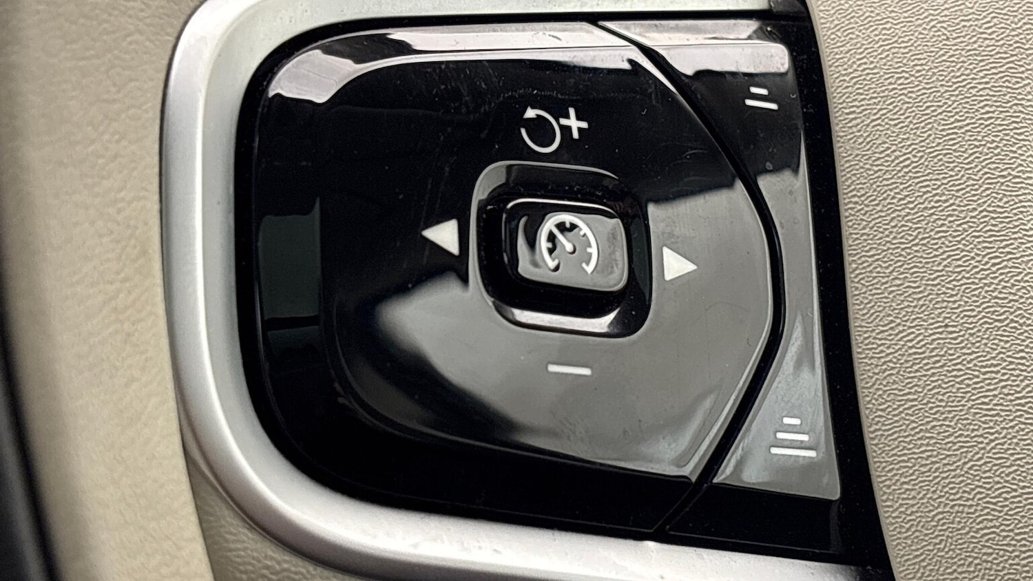 Used Volvo XC60 2025 for sale - 77077301: Photo 29