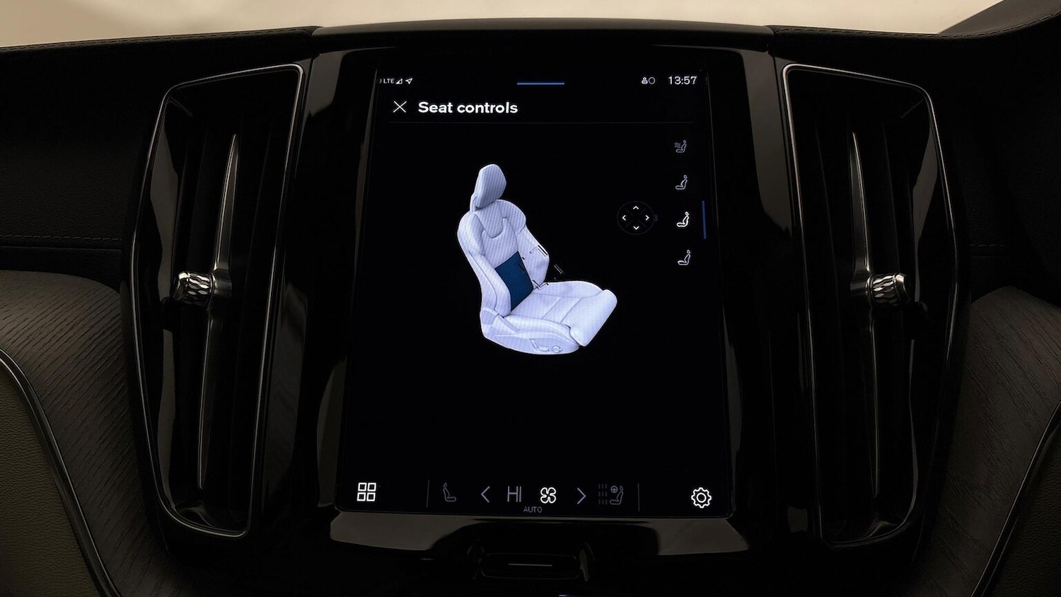 Used Volvo XC60 2025 for sale - 77077301: Photo 38