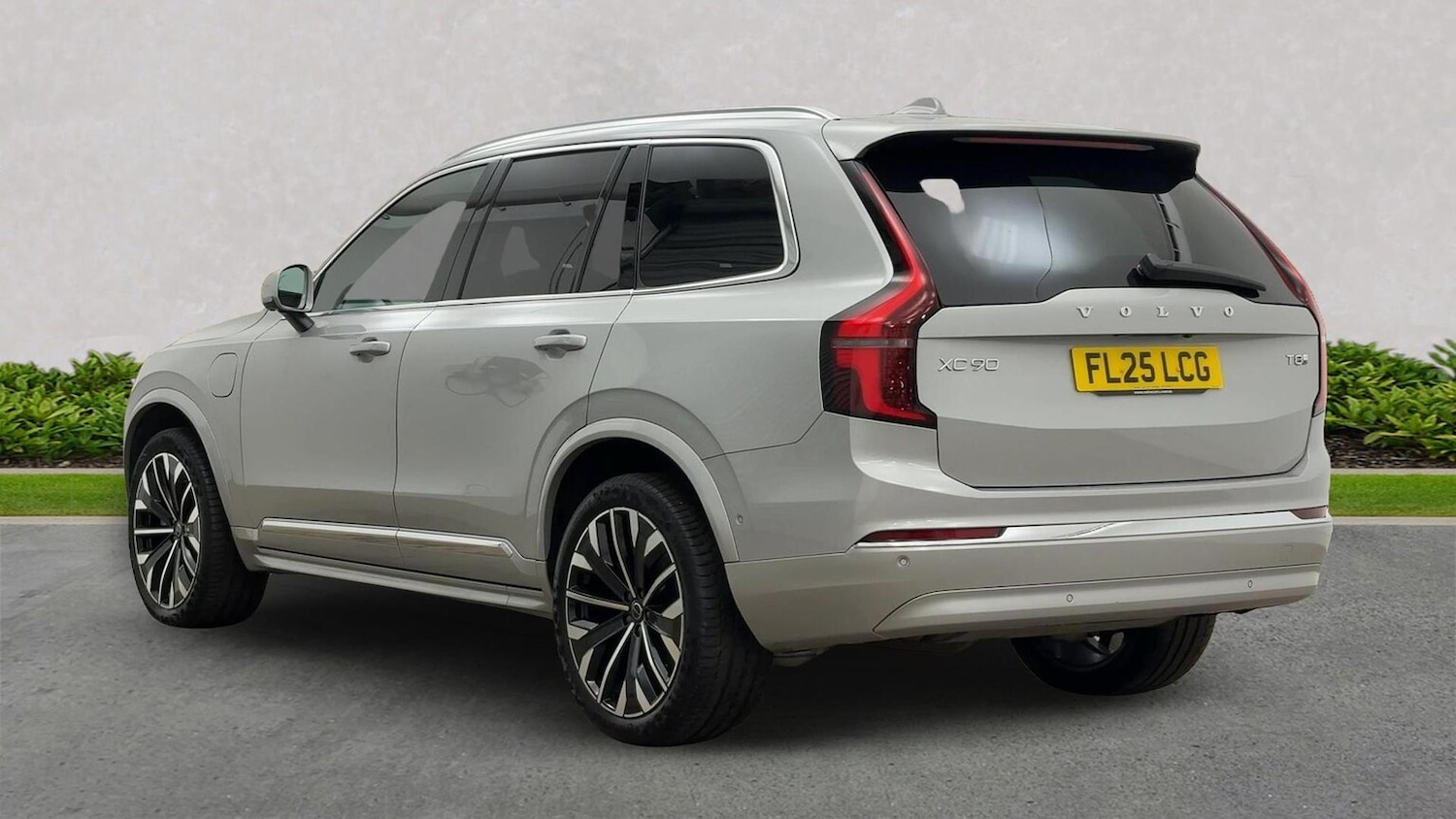 Used Volvo XC90 2025 for sale - 76464665: Photo 2
