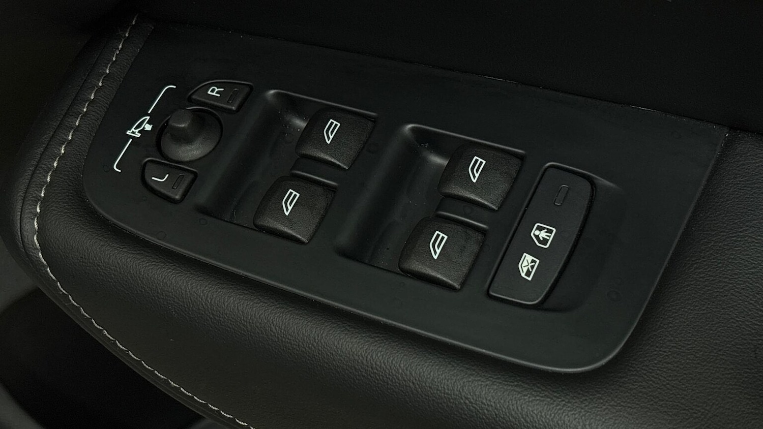 Used Volvo XC60 2025 for sale - 76464629: Photo 24