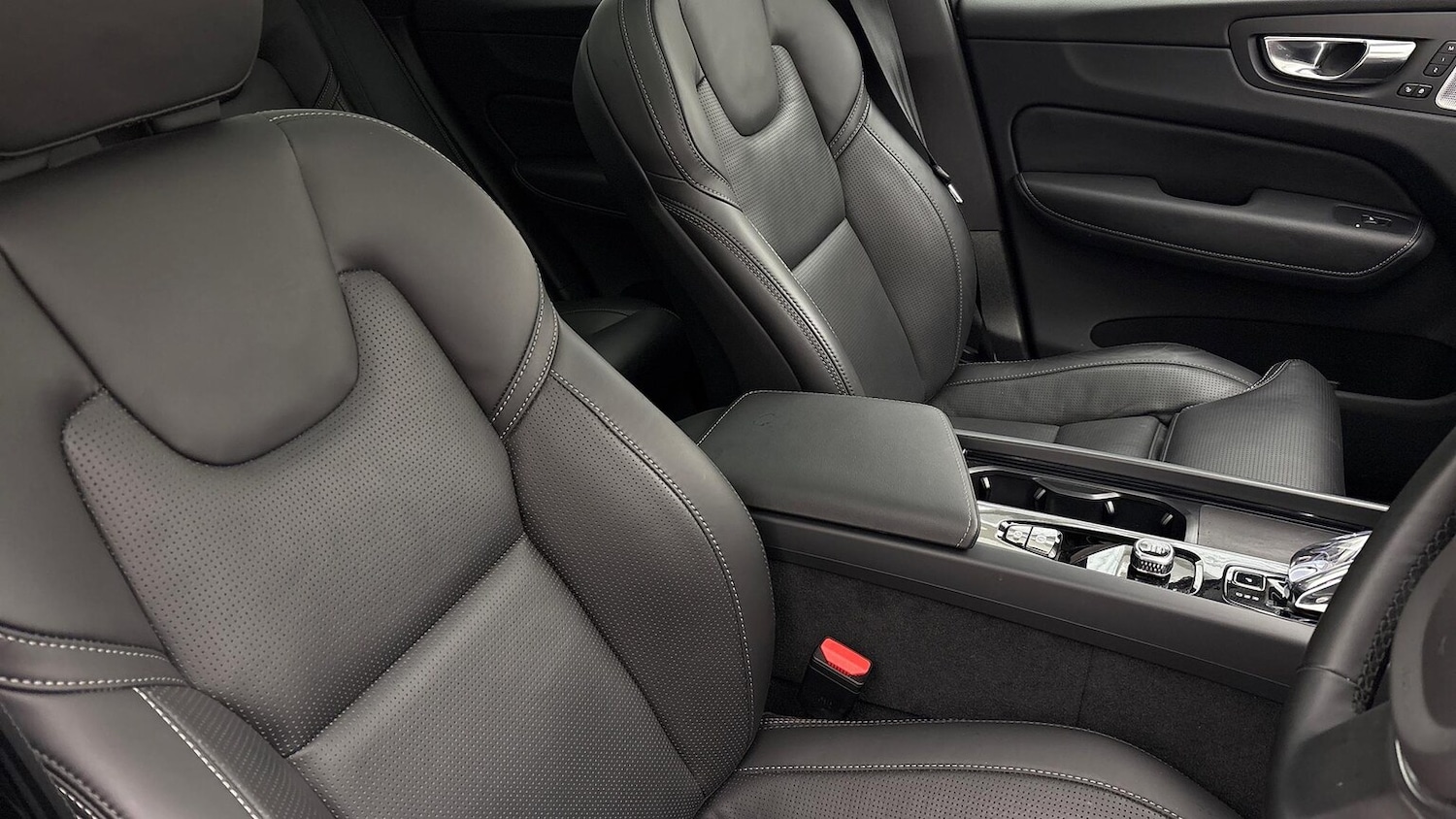 Used Volvo XC60 2025 for sale - 76464629: Photo 28