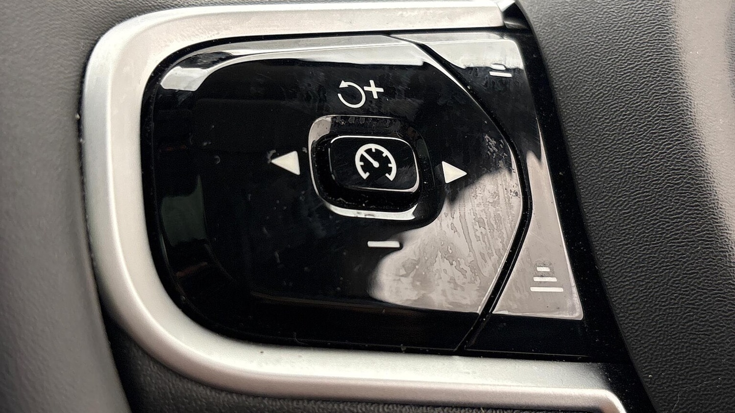 Used Volvo XC60 2025 for sale - 76464629: Photo 30