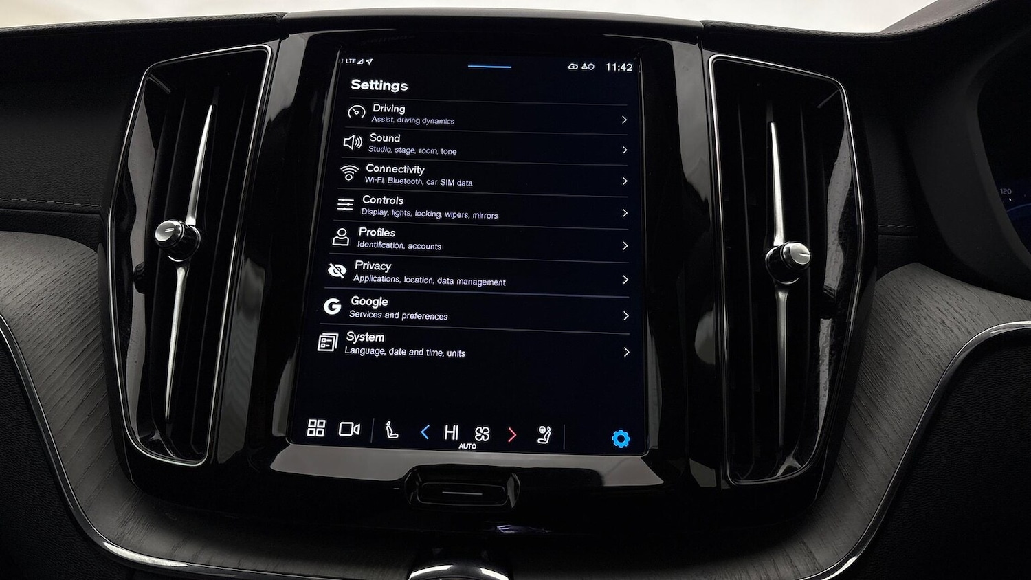 Used Volvo XC60 2025 for sale - 76464629: Photo 34