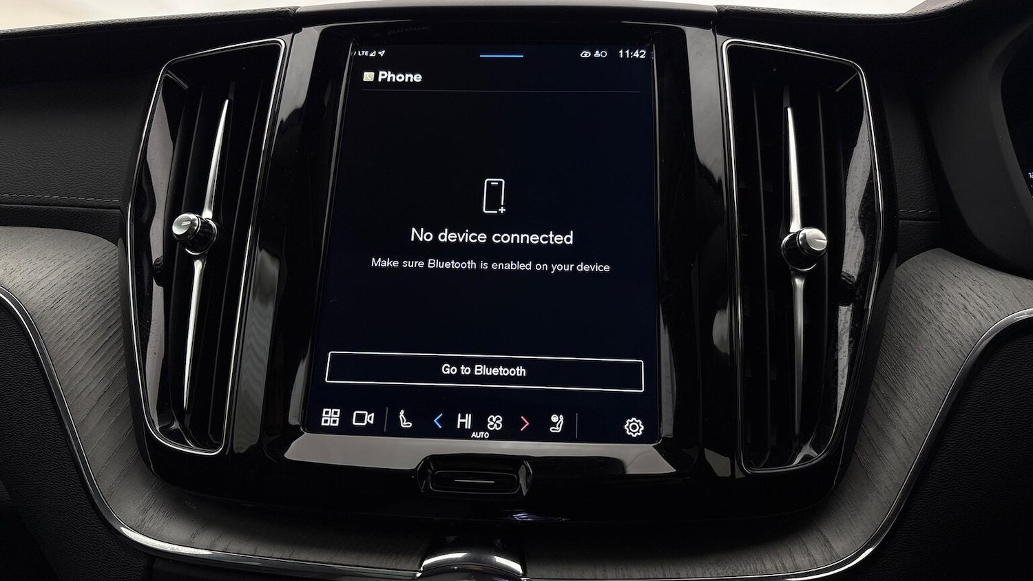 Used Volvo XC60 2025 for sale - 76464629: Photo 36