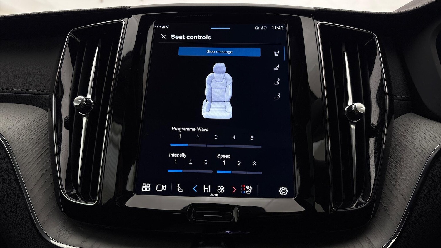 Used Volvo XC60 2025 for sale - 76464629: Photo 42