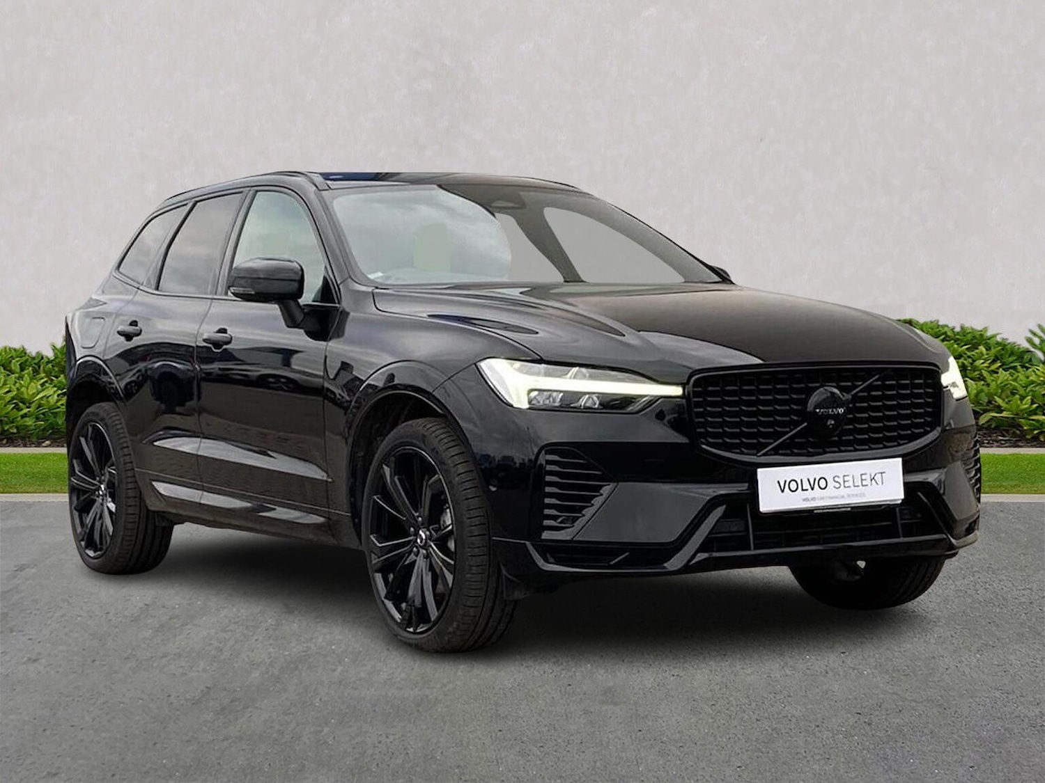 Used Volvo XC60 2024 for sale - 75982228: Photo 2