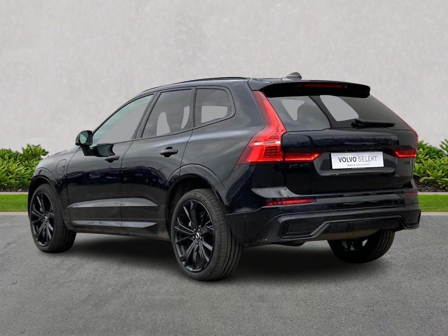Used Volvo XC60 2024 for sale - 75982228: Photo 4