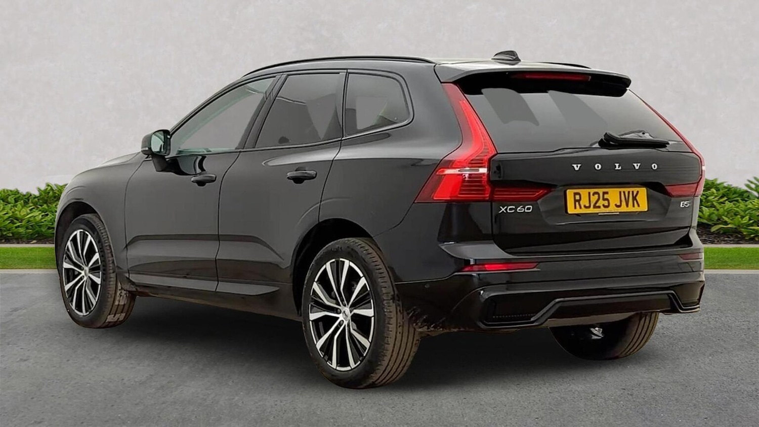 Used Volvo XC60 2025 for sale - 78194224: Photo 2
