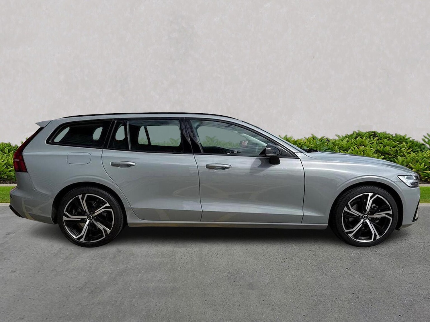 Used Volvo V60 2025 for sale - 76376822: Photo 3