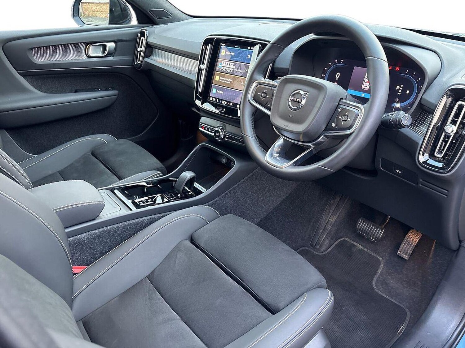 Used Volvo XC40 2024 for sale - 76490539: Photo 15