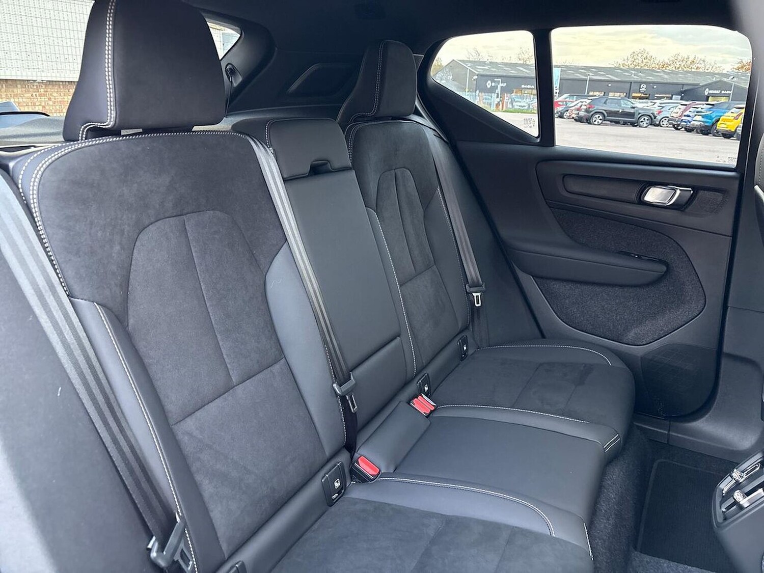 Used Volvo XC40 2024 for sale - 76490539: Photo 16