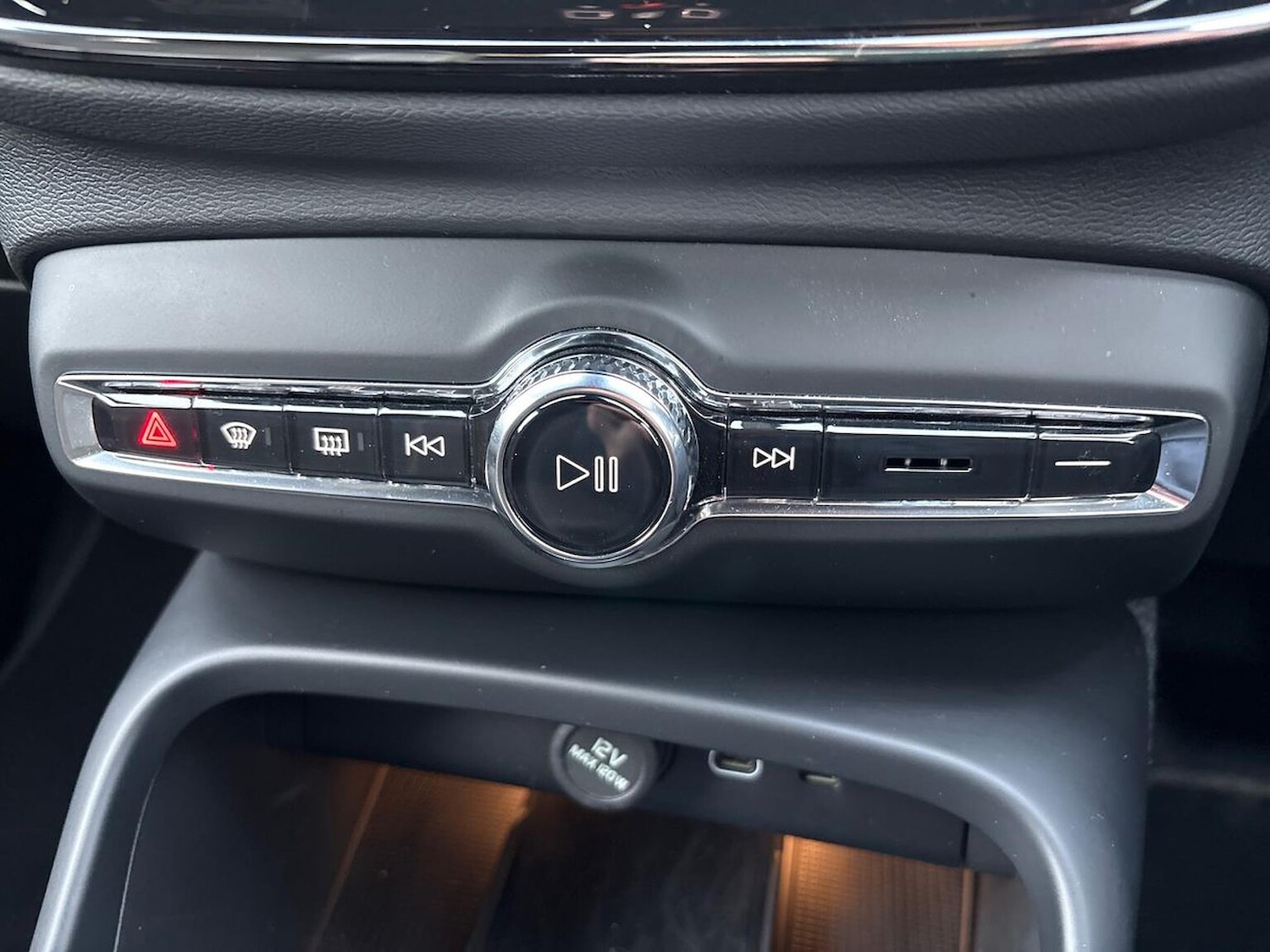 Used Volvo XC40 2024 for sale - 76490539: Photo 22