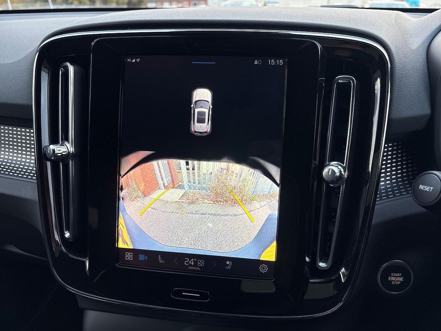 Used Volvo XC40 2024 for sale - 76490539: Photo 23