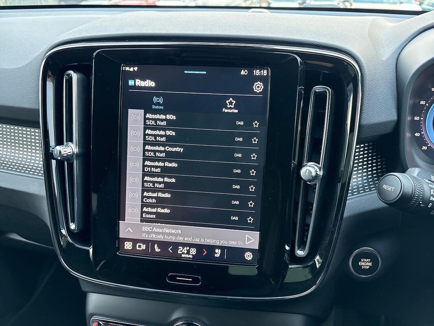 Used Volvo XC40 2024 for sale - 76490539: Photo 25