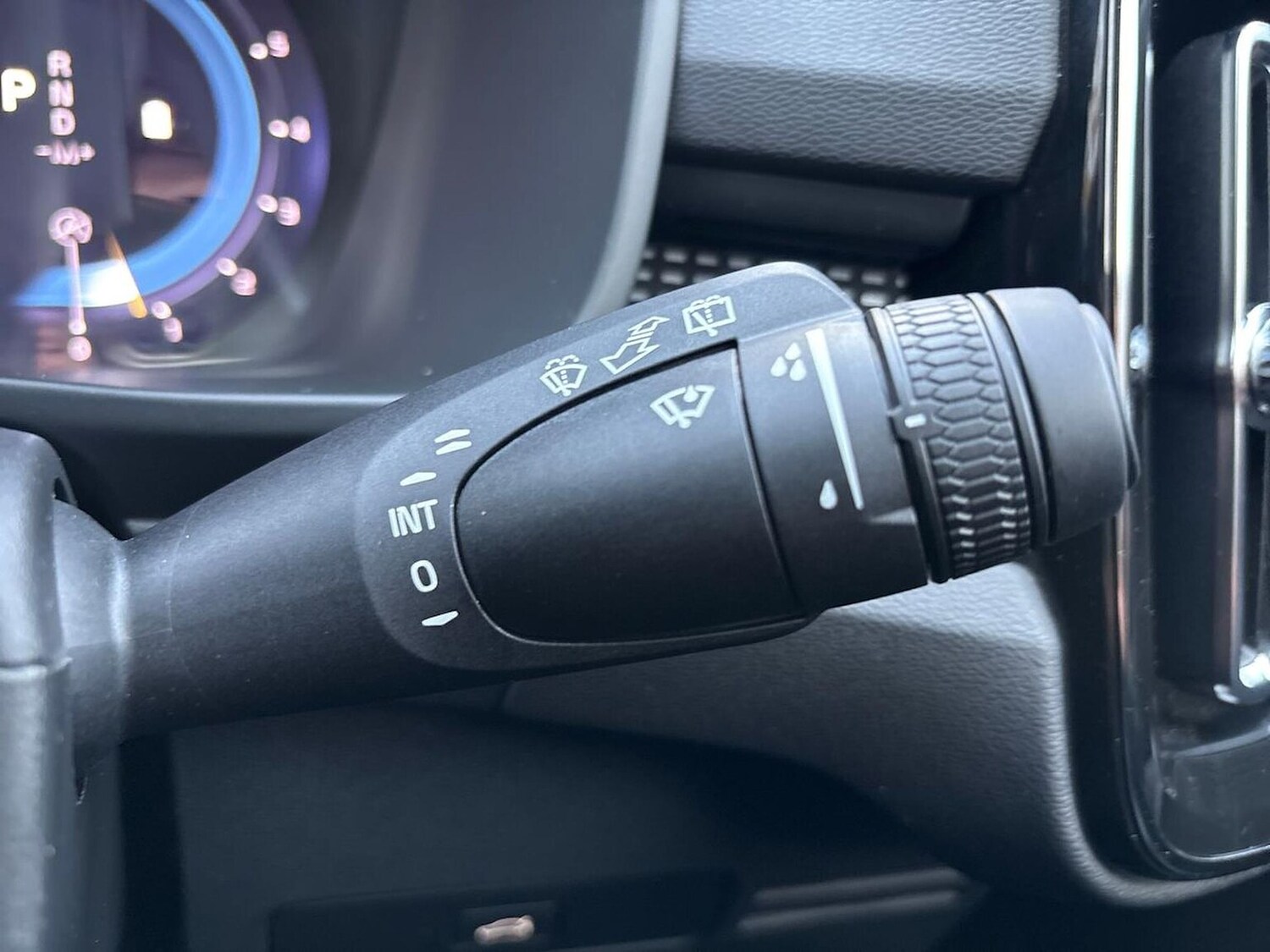 Used Volvo XC40 2024 for sale - 76490539: Photo 28