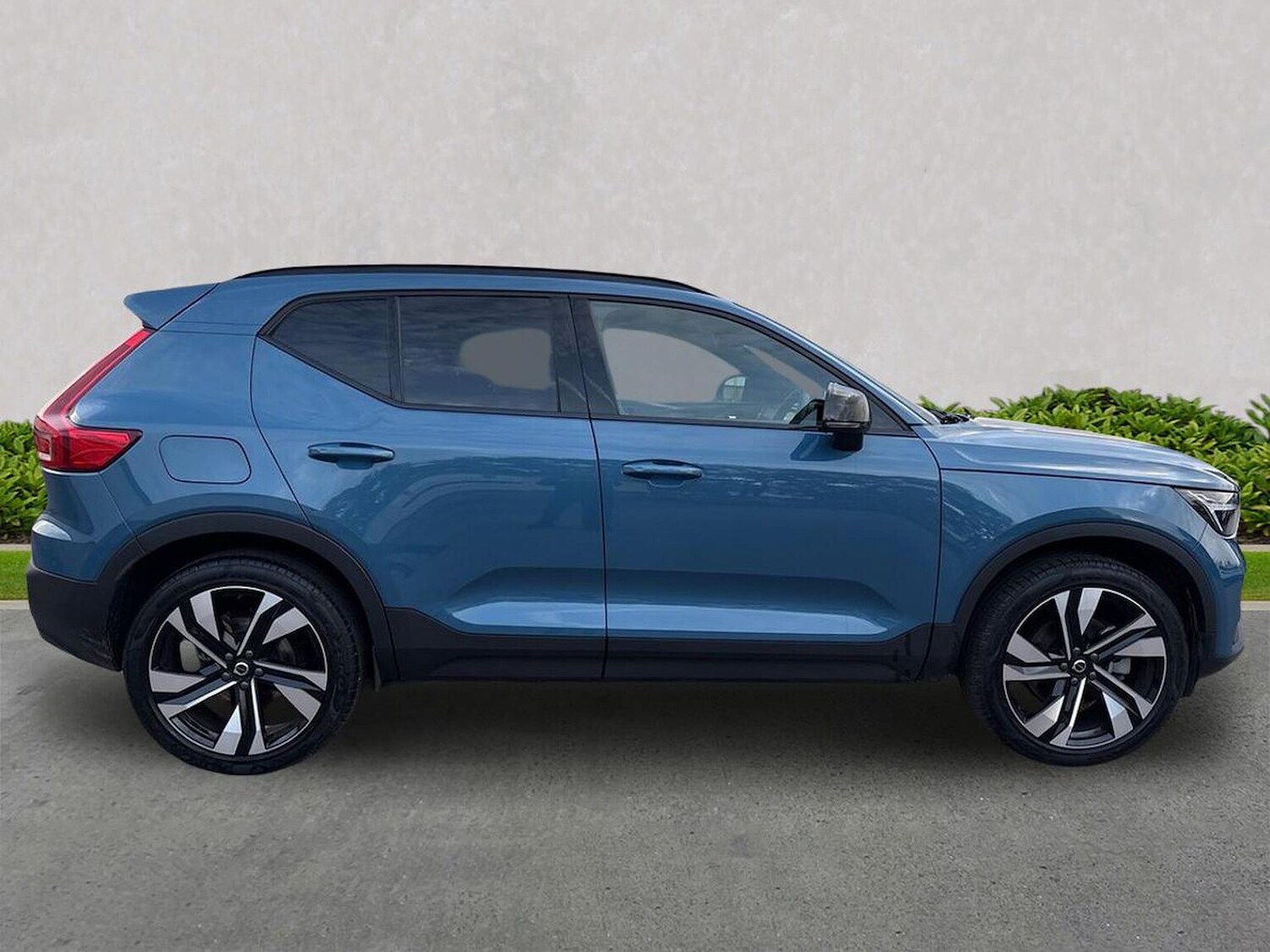 Used Volvo XC40 2024 for sale - 76490539: Photo 3